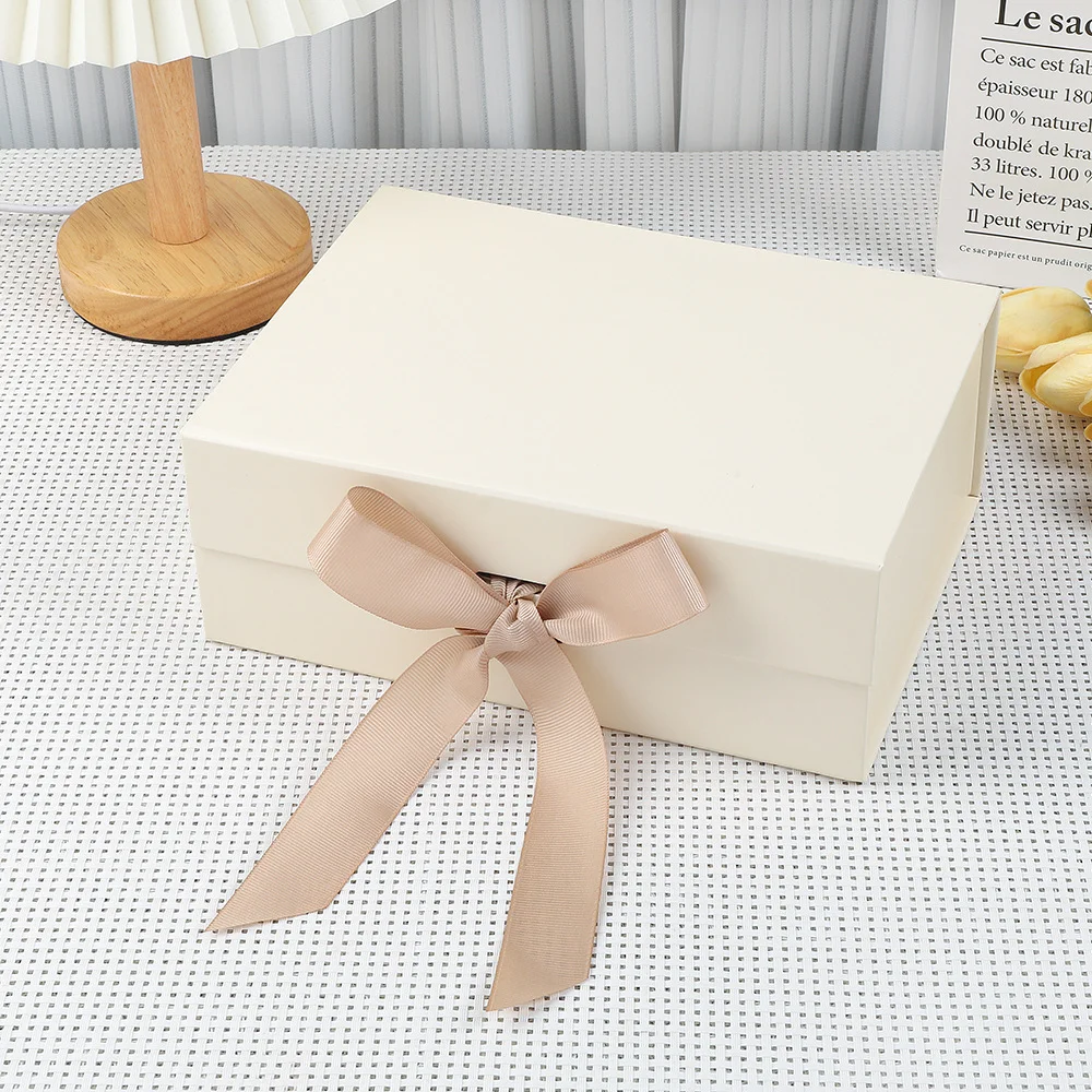 Magnetic Closure Packaging Box Gift Box Foldable by PacksFactory
