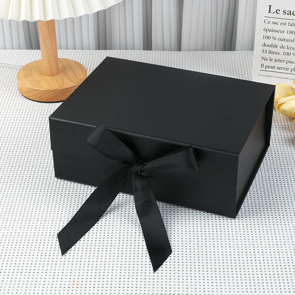 Magnetic Closure Packaging Box Gift Box Foldable by PacksFactory